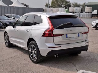 VOLVO XC60 B4 (d) AWD Geartronic Momentum Pro (Motore Nuovo)
