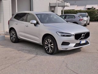 VOLVO XC60 B4 (d) AWD Geartronic Momentum Pro (Motore Nuovo)
