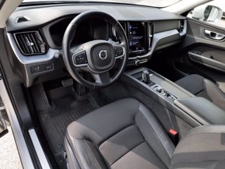 VOLVO XC60 B4 (d) AWD Geartronic Momentum Pro (Motore Nuovo)